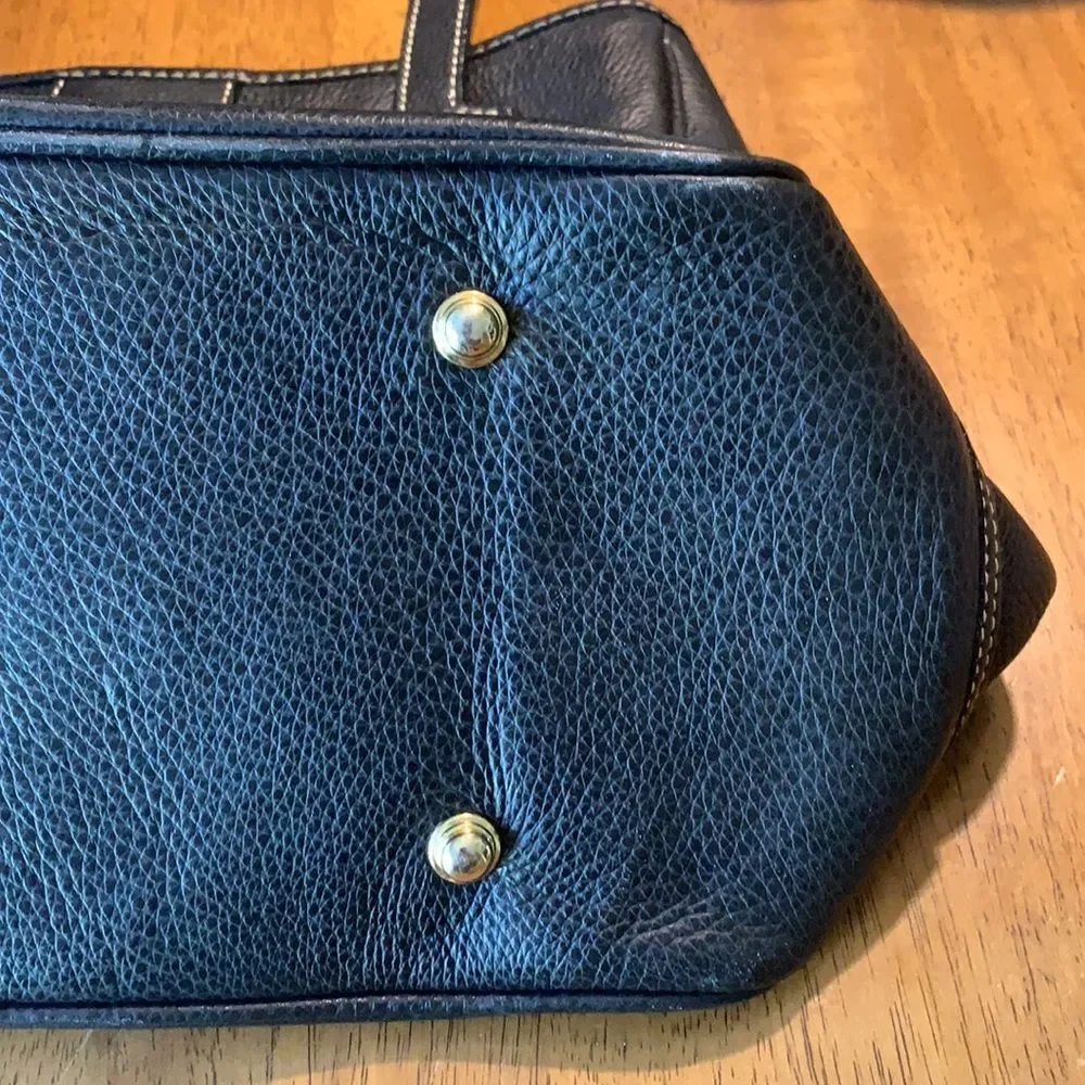 Dooney & Bourke black leather tote handbag